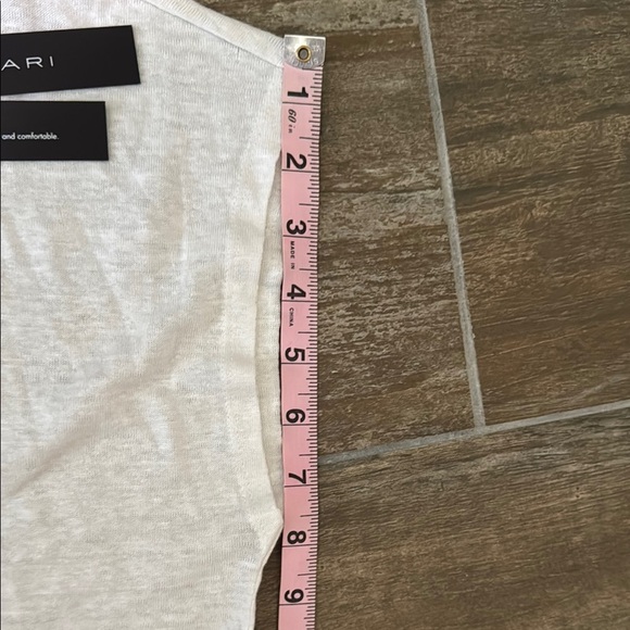 Tahari White Lux Linen Blouse with Cap Sleeves and Boxy Fit - Picture 8 of 9